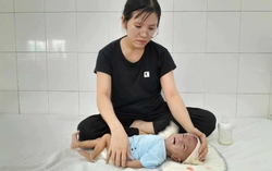 Vừa cưới được 2 ngày thì sinh con bệnh tật, người mẹ cầu cứu mong giữ mạng sống cho con