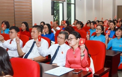 Ban Bí thư yêu cầu tiến hành đổi thẻ đảng viên trong toàn Đảng