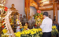 Chủ tịch Quốc hội tri ân các bậc tiền bối cách mạng tại Tuyên Quang