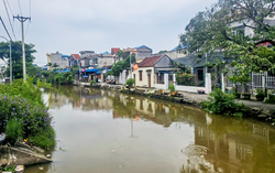 Người phụ nữ ôm con 5 tháng tuổi nghi nhảy sông: Người mẹ được cứu sống