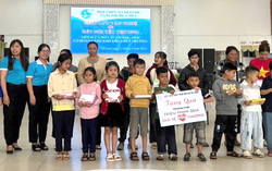 Nhiều phần quà đến với học sinh có hoàn cảnh khó khăn tỉnh Lâm Đồng