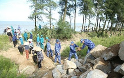 Các cấp Hội phụ nữ Hà Tĩnh khẩn trương ứng phó với cơn bão số 5
