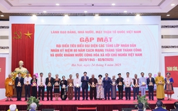 Doanh nhân Đỗ Quang Hiển được vinh danh nhờ thành tích xuất sắc đóng góp cho cộng đồng