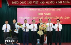 Công bố quyết định của Bộ Chính trị về công tác cán bộ tại TP Hồ Chí Minh