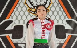 Nữ võ sĩ MMA: Mạnh mẽ trên sàn đấu, duyên dáng ở đời thường