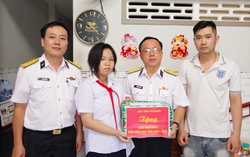 Học viện Hải quân động viên con đỡ đầu trước thềm năm học mới