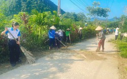 Phụ nữ Lào Cai ra quân làm sạch môi trường chào mừng 80 năm Quốc khánh 2/9