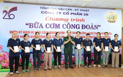Chăm lo "Bữa cơm công đoàn" cho hơn 800 người lao động