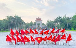 Màn dân vũ đặc sắc của phụ nữ Bắc Ninh chào mừng Quốc khánh 2/9