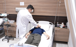 Bệnh nhân 72 tuổi mắc cùng lúc 3 loại ung thư