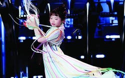 "Mật mã" thời trang biểu diễn đậm bản sắc Việt của Phương Mỹ Chi