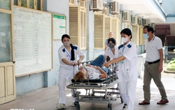 Tai nạn trên cao tốc Cầu Giẽ-Ninh Bình: Huy động nhân lực cấp cứu các nạn nhân