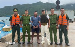 Đối tượng bị truy nã về tội “Giết người” sa lưới khi đang trốn trên tàu cá
