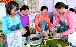 Rộn ràng Hội thi "Làm bánh dân gian"