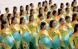 Khối Phụ nữ Việt Nam diễu hành tại Lễ kỷ niệm 80 năm Quốc khánh 2/9