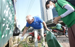 Thu gom gần 850kg rác thải trong "Ngày hội Dọn rác Thế giới" tại Hà Nội