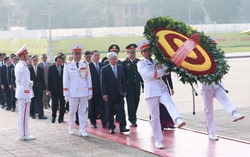 Đoàn đại biểu Đảng bộ Mặt trận Tổ quốc, các đoàn thể Trung ương viếng Lăng Chủ tịch Hồ Chí Minh