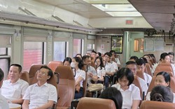 Chính thức vận hành đoàn tàu hỏa chở cán bộ, công chức Hải Phòng đi làm