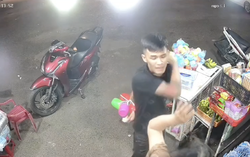 Chê mì tôm đắt, nam thanh niên hành hung nữ chủ quán tạp hóa đang mang bầu