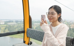 Du khách khám phá đảo Ngư thơ mộng qua tuyến cáp treo vượt biển dài nhất Bắc Trung Bộ