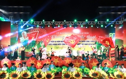 Rộn ràng đêm hội "Vinh quang Việt Nam - Lai Châu tỏa sáng"