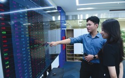 Chứng khoán giằng co cuối phiên 30/9: Ngân hàng giữ nhịp, bất động sản "gánh" áp lực