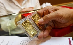 Phá mọi kỷ lục, giá vàng SJC trong nước tiến sát ngưỡng 134 triệu đồng mỗi lượng