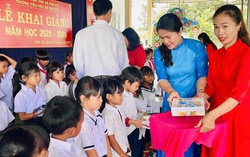 Phụ nữ Quảng Ngãi đồng hành cùng học sinh trong ngày khai giảng năm học mới