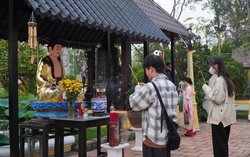 Dạy con lòng hiếu thảo bằng hành động thực tế của bố mẹ