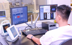 Chuyển đổi số y tế vì hạnh phúc người dân