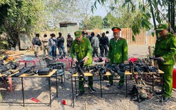 Xử lý 23 thanh niên mang hàng chục khẩu súng bắn đạn nhựa chơi "đánh trận giả"