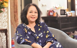 Ở tuổi U70, NSƯT Thanh Quý vẫn tự đi xe máy đi làm, còn sức là còn diễn