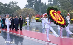 Lãnh đạo Đảng, Nhà nước đặt vòng hoa tại Đài tưởng niệm các Anh hùng liệt sỹ