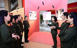 Phụ nữ Công an nhân dân bồi đắp bản lĩnh chính trị, tiếp nối di sản cố Bộ trưởng Trần Quốc Hoàn