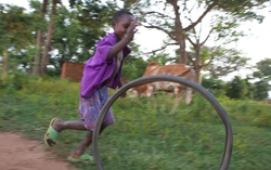 Đã đến lúc thay đổi cách làm từ thiện cho trẻ theo kiểu “ban ơn”