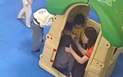 Cô giáo mầm non có thâm niên 10 năm bị đình chỉ vì tát trẻ