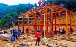 Thần tốc dựng nhà cho dân vùng lũ Nhôn Mai đón Tết