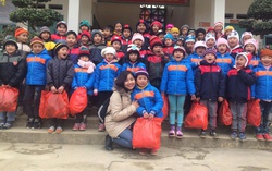 Cô giáo Hà Nội và câu nói "ở lại trong tim đến tận bây giờ" của em bé vùng cao