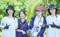 Những nữ sinh viên hướng tới "du lịch trách nhiệm"