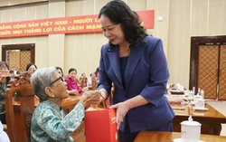 Phó Chủ tịch nước Võ Thị Ánh Xuân thăm, tặng quà và chúc Tết tại An Giang