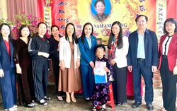 Phó Chủ tịch Hội LHPN Việt Nam thăm hỏi, tặng quà Tết Mẹ Việt Nam Anh hùng ở Hà Tĩnh