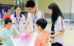 8-9/1: Ngày đổi giấy bảo vệ môi trường tại trường THPT chuyên Hà Nội - Amsterdam