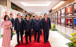 Lãnh đạo Đảng, Nhà nước, đại biểu Quốc hội tham quan Triển lãm "Quốc hội Việt Nam - 80 năm đồng hành cùng dân tộc"