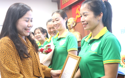 Tháng 10 yêu thương: Lắng nghe phụ nữ, đồng hành cùng trẻ em
