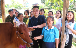 Tiếp sức phụ nữ vùng biên vươn lên trong cuộc sống