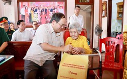 Hát mừng Phụ nữ Việt Nam