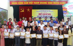 Lớp học tiếng Anh 3 thế hệ của Nghệ nhân rối nước Đào Thục