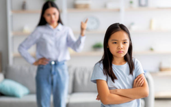 Học cách lắng nghe tiếng cầu cứu của con