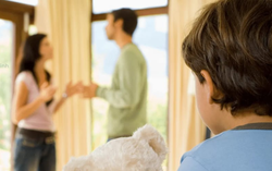 Những người mẹ "đỏ mắt" tìm đường gặp lại con sau ly hôn