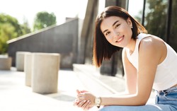 Nhiều người trẻ ngại kết hôn vì sợ sống cùng một "cỗ máy lý trí"